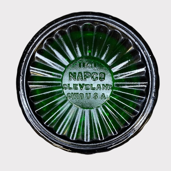 Vintage NAPCO Emerald Green Fluted Vase - Picture 7 of 8